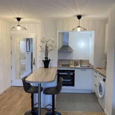 Very Nice And Quiet 42 M In Suresnes With Parking Exterior photo